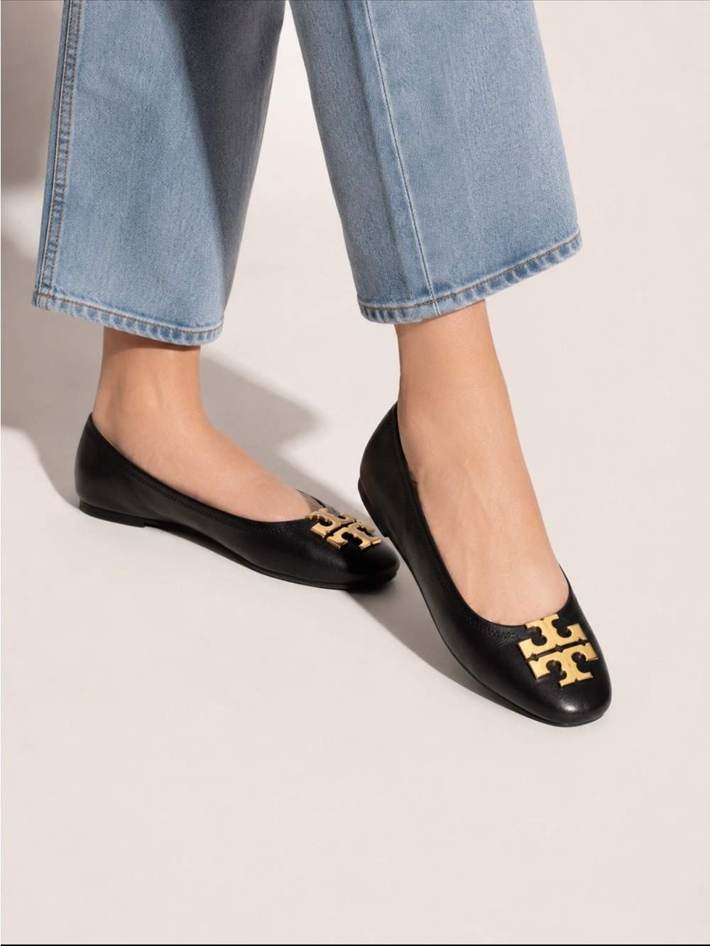 Tory Burch Claire Ballet Flats in Black Leather Gold Logo Size 8.5